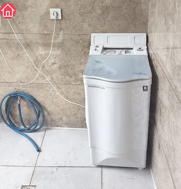 فریدولین SW70-G با درب شیشهای دودی و فریم فشرده